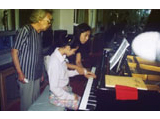 日本著名鋼琴家土井賀子為學生上課